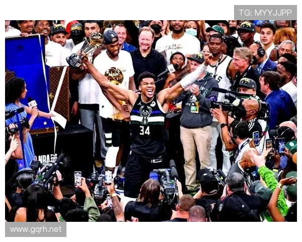 奥布拉克在欧冠赛季中表现稳健，成功成为零封王，守护球队荣誉。