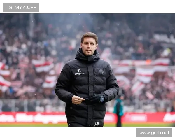 足球明星世界：顶级球员近期表现稳健，持续引领赛场焦点