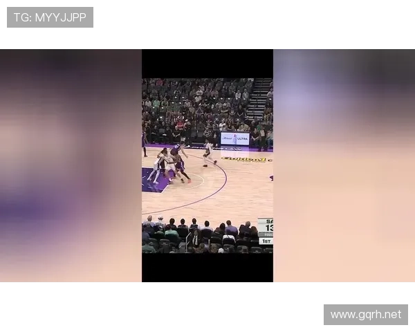 卡斯尔无球跑动制造防守漏洞，拉开空间效率显著提升