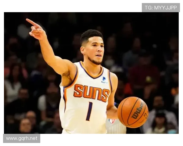 德文·布克居然晚上偷偷开豪车溜街，跟他赛场上的一板一眼判若两人！